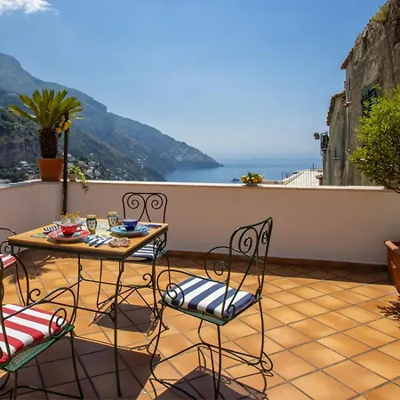 Holiday home Adoro In *